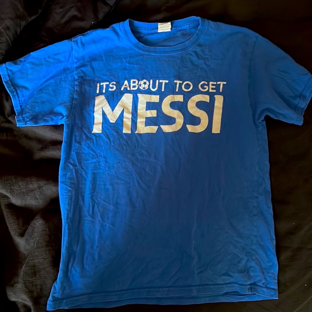 Blue Messi T-shirt - size youth large